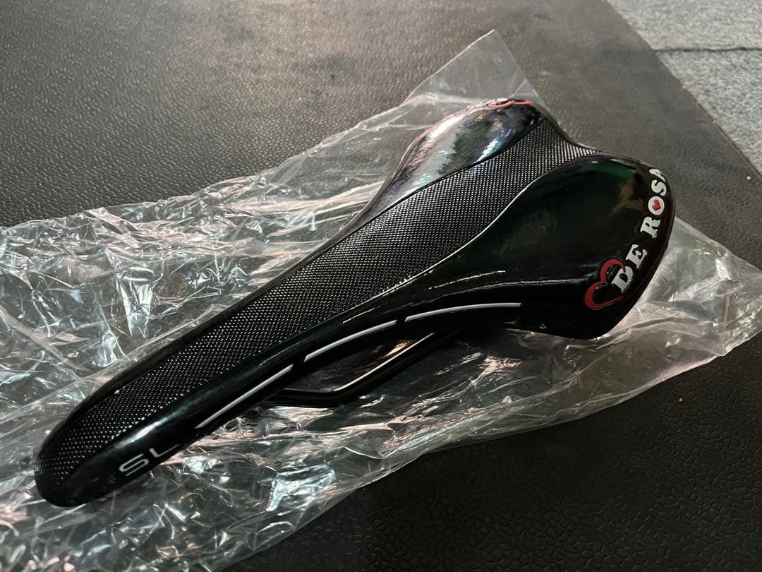 DE ROSA サドル エナメルブラック