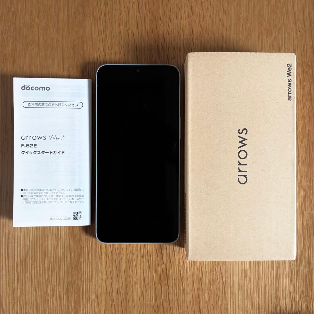 【美品】arrows We2 F-52E スマートフォン本体 ライトブルー LB