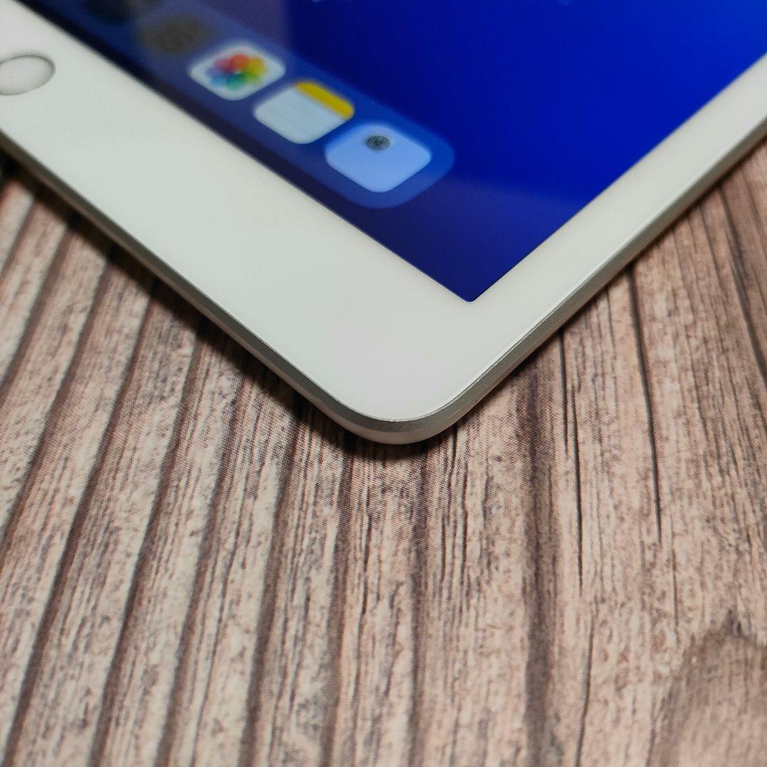 iPad 第8世代 128GB SIMフリー 美品