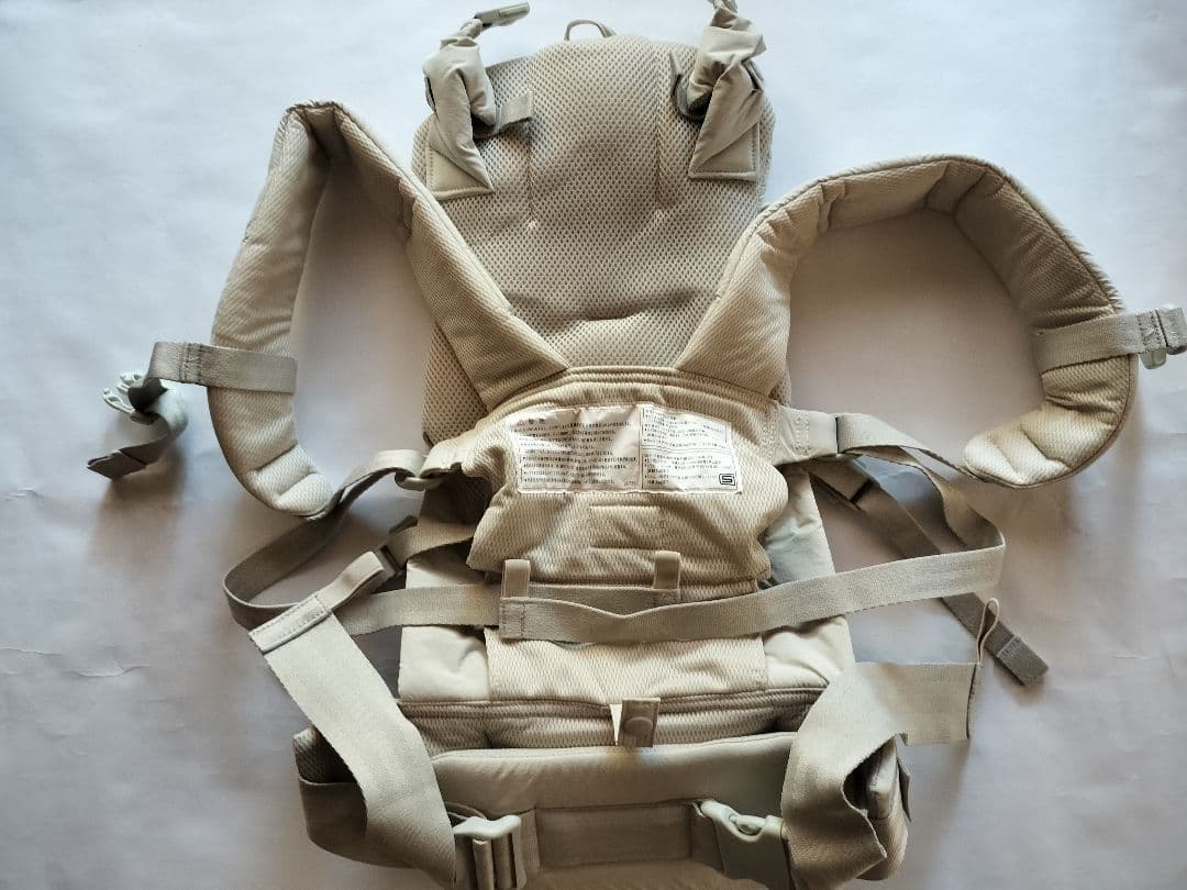 ベビーキャリアオン　ピトレスク　ユナイテッドアローズ　　抱っこ紐　ベージュ