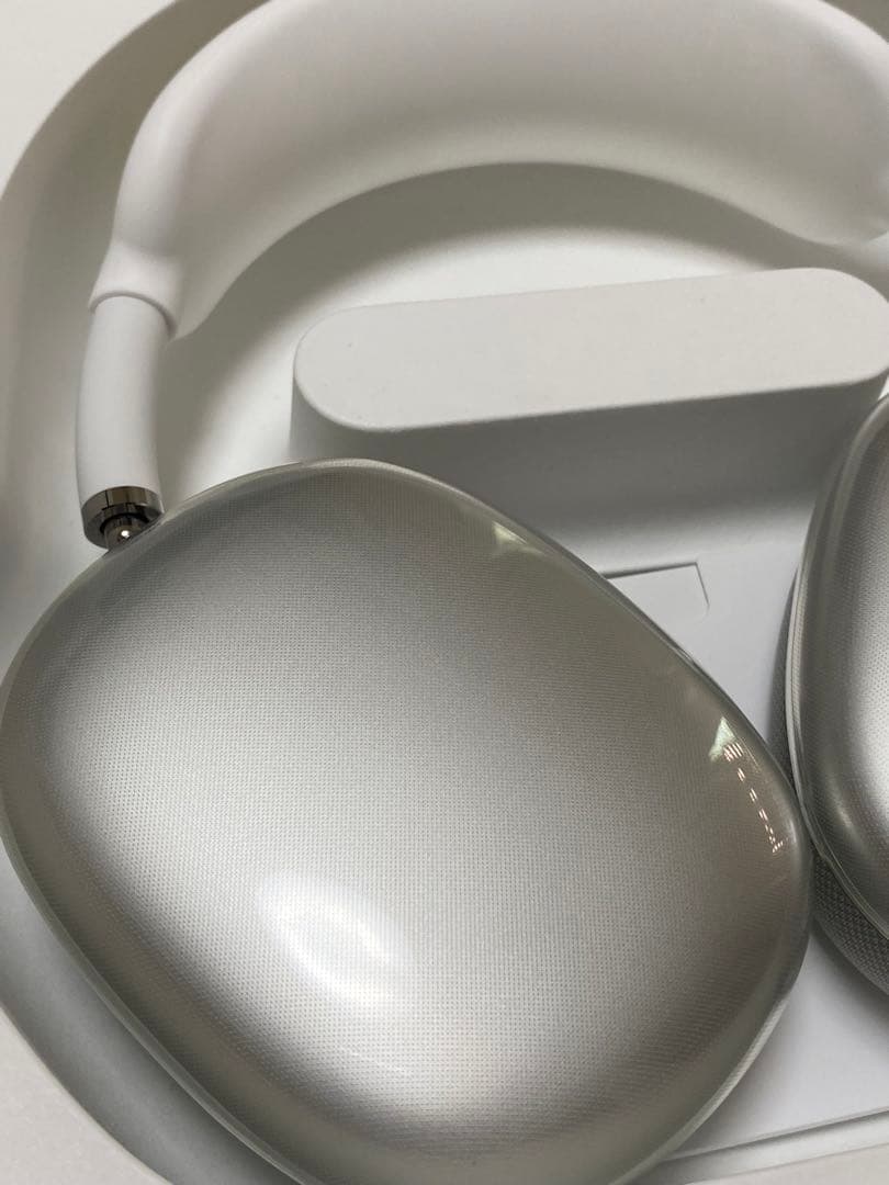 【値下げ中】AirPods Maxシルバー本体【Apple Care 期間内】