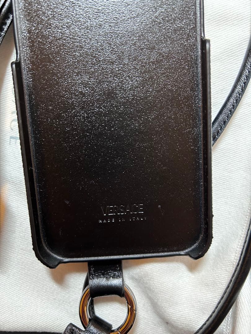 VERSACE ヴェルサーチ スマホケース ストラップ レザー イタリア製