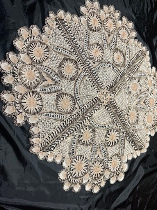 希少　Ñanduti ニャンドゥティ伝統織　大判ドイリー　パラグアイ刺繍