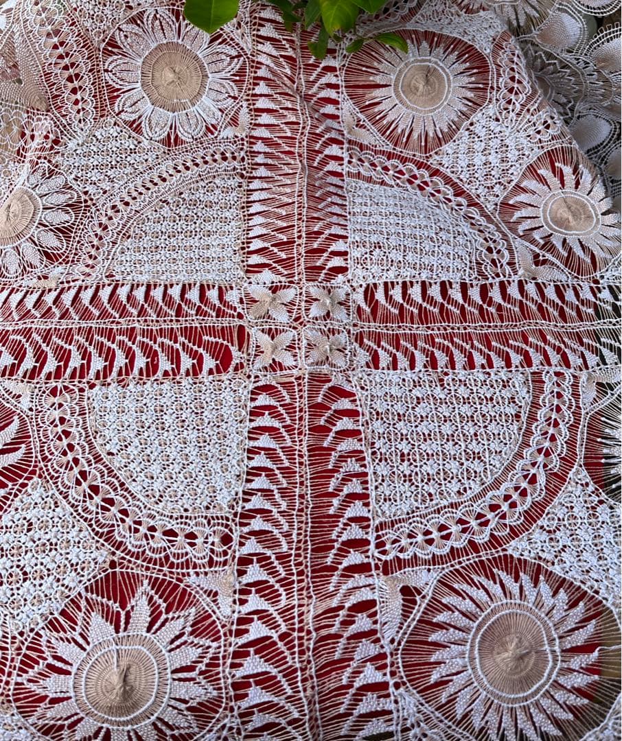 希少　Ñanduti ニャンドゥティ伝統織　大判ドイリー　パラグアイ刺繍