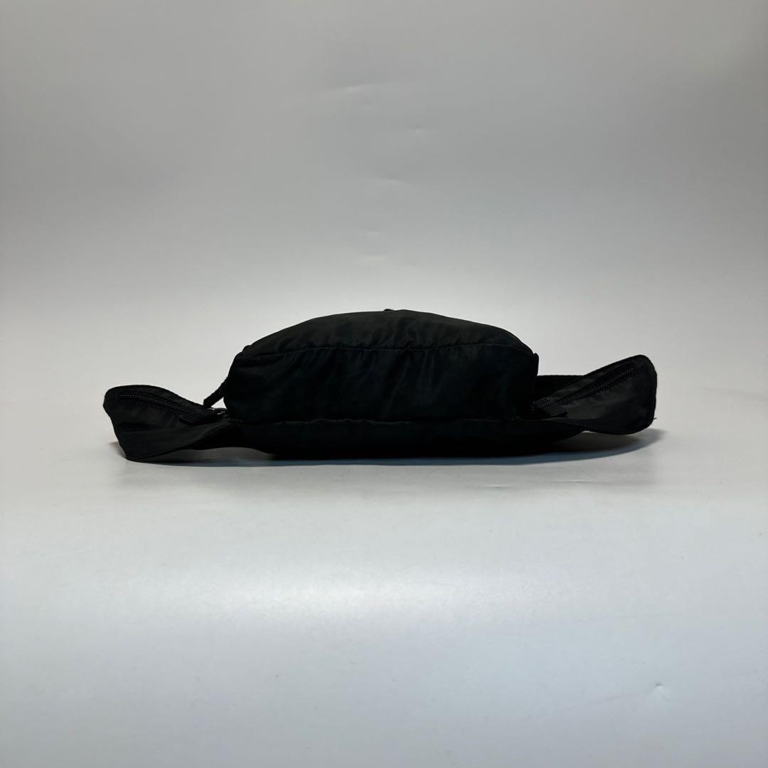 m61【極美品】プラダ　三角ロゴ　ナイロン　ブラックウエストバッグ　ボディバッグ