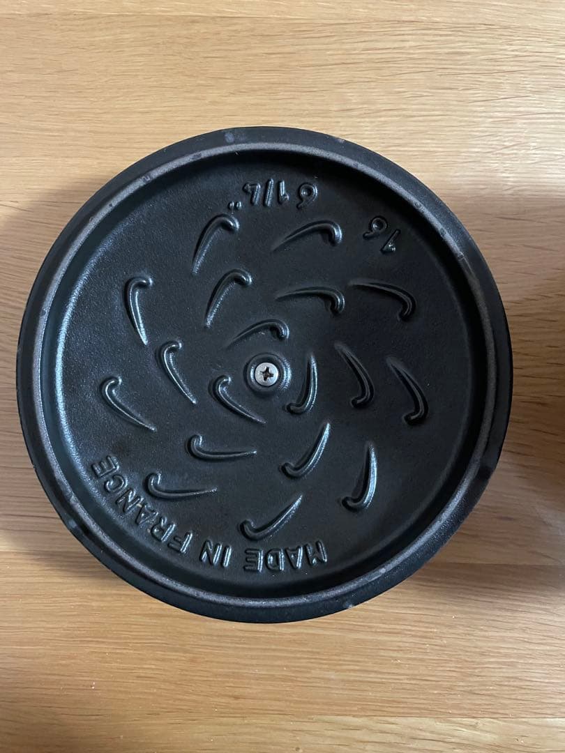 Staub ココット　デ　ゴハン 16cm 稀少なボルドー