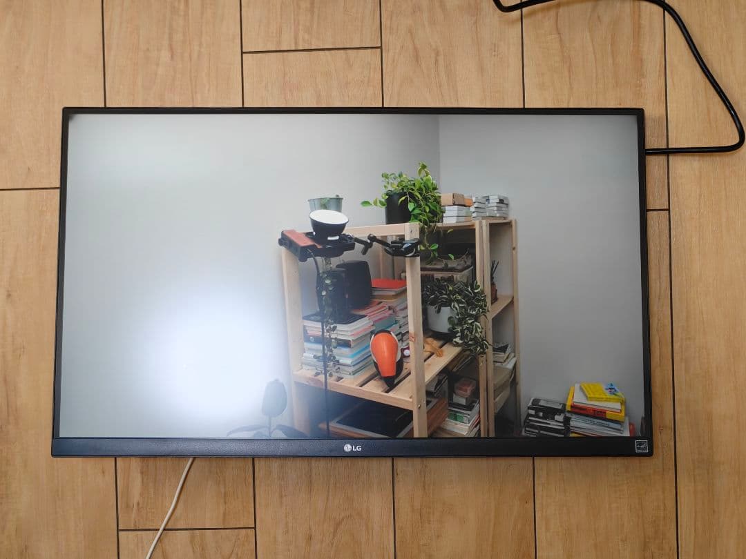 LG 27UK600-W 27インチ 4K モニター