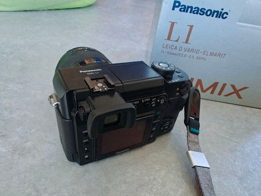 ［年末年始特価！］Panasonic LUMIX DMC-L1