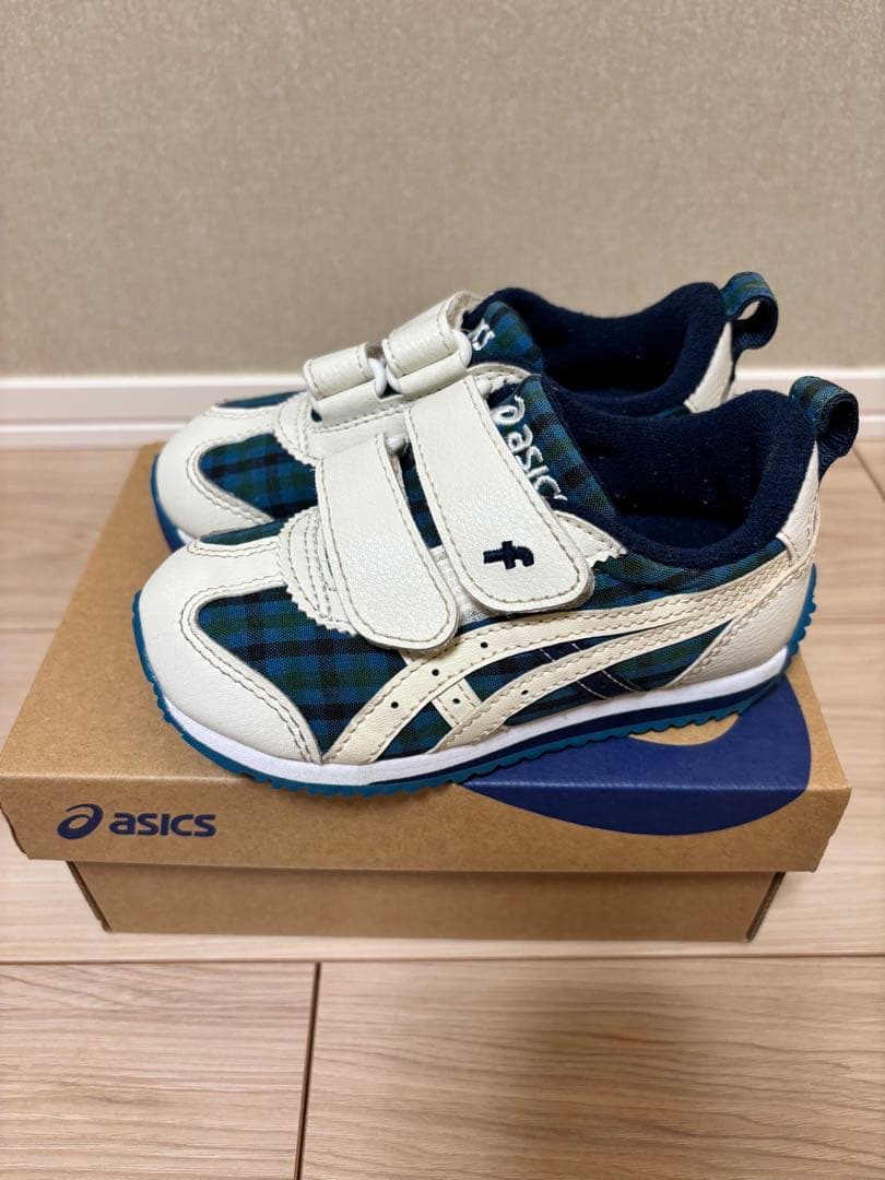 【ほぼ未使用】asics ファミリア 15cm スニーカー　アシックス