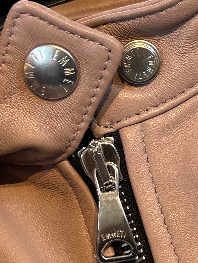 新品タグ付き エンメティ シングルレザーライダースジャケット 羊革 ラムスキン