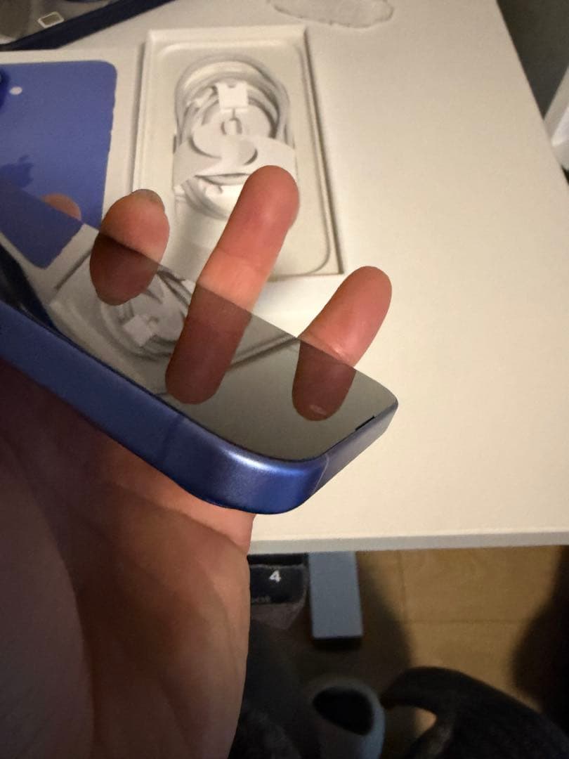 Apple iPhone 16 plus 本体 ウルトラマリン