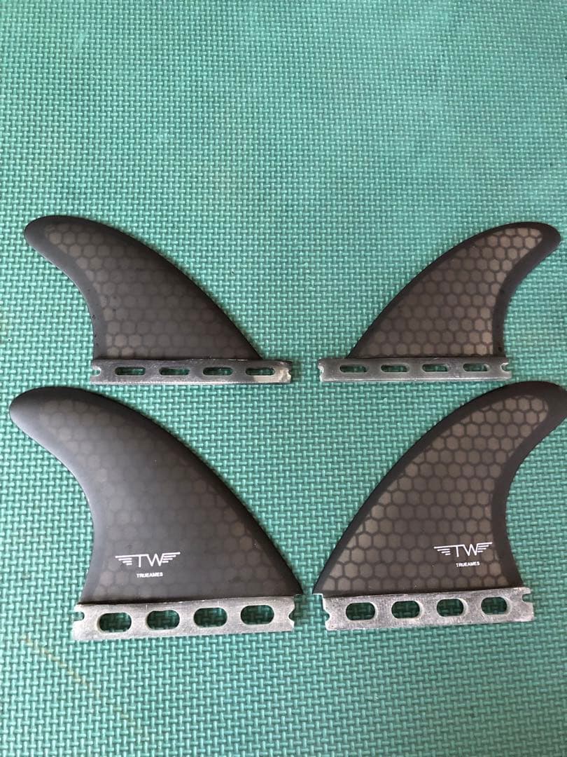 美品　TRUE AMES タイラーウォーレン　クアッドフィン