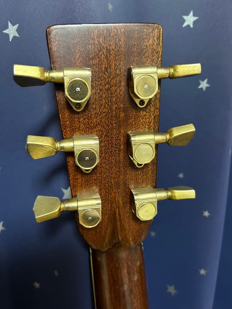 い*ん様 MORALES M80. 超レアー