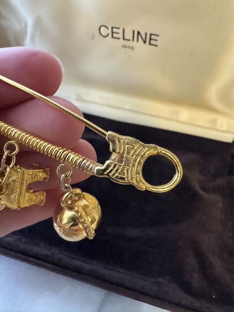CELINE ゴールド ブローチ