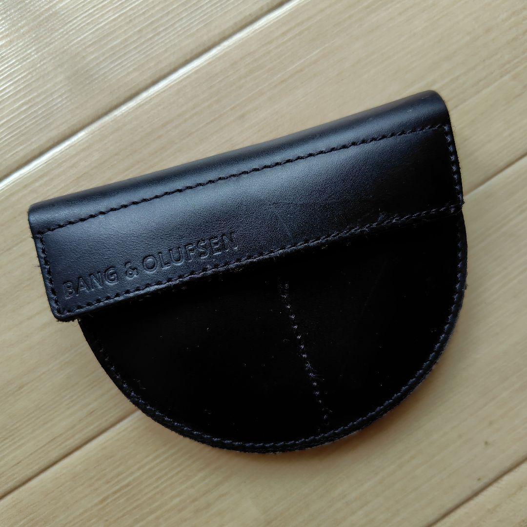 フック型イヤホンとレザーケースセット