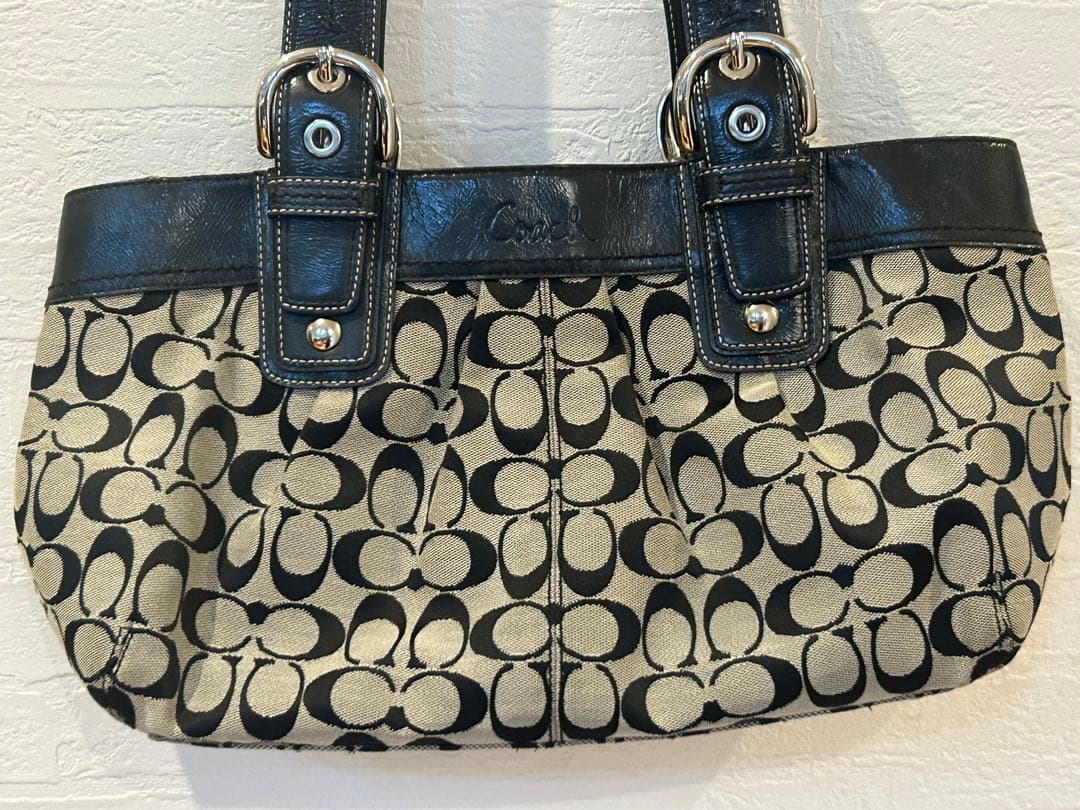 Coach ショルダーバッグ 黒　シグネチャー　肩がけ