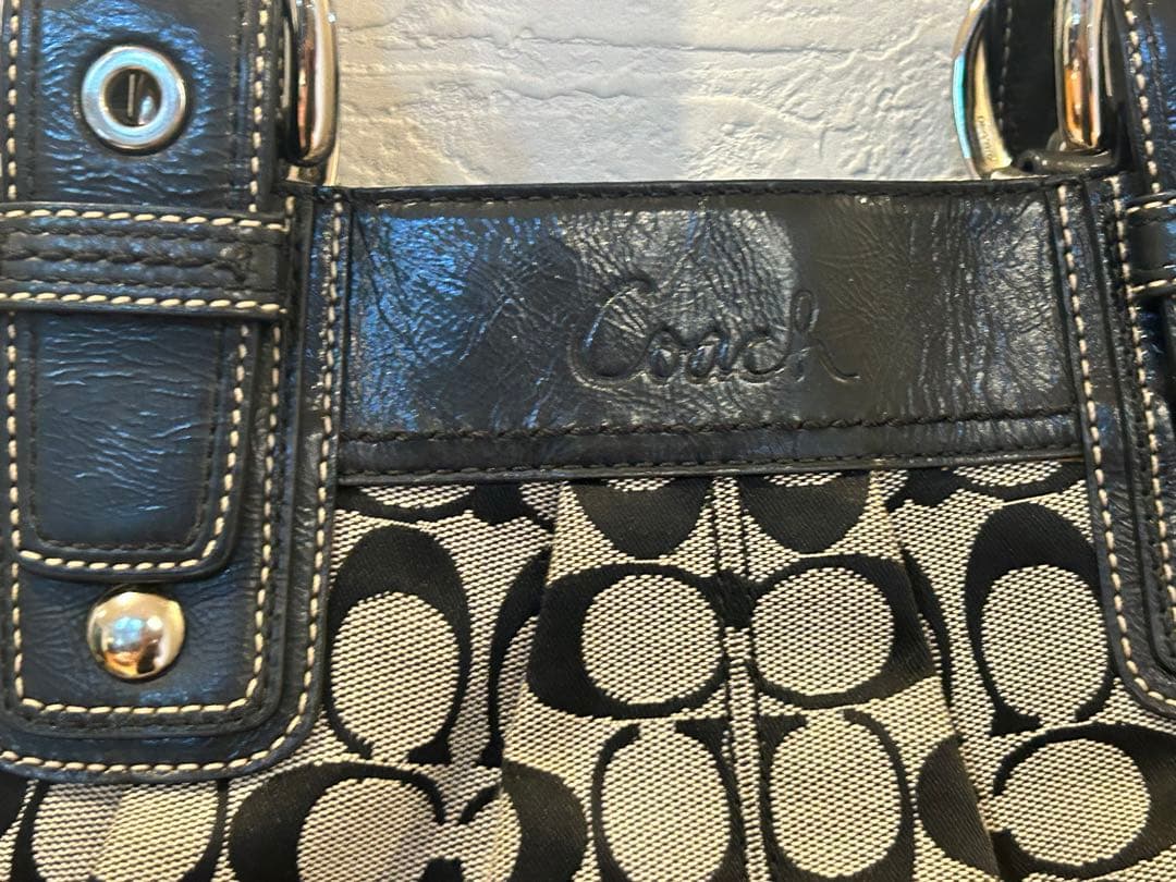 Coach ショルダーバッグ 黒　シグネチャー　肩がけ