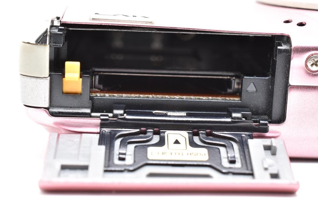 フジフィルム　FUJIFILM FinePix F70EXR ピンク