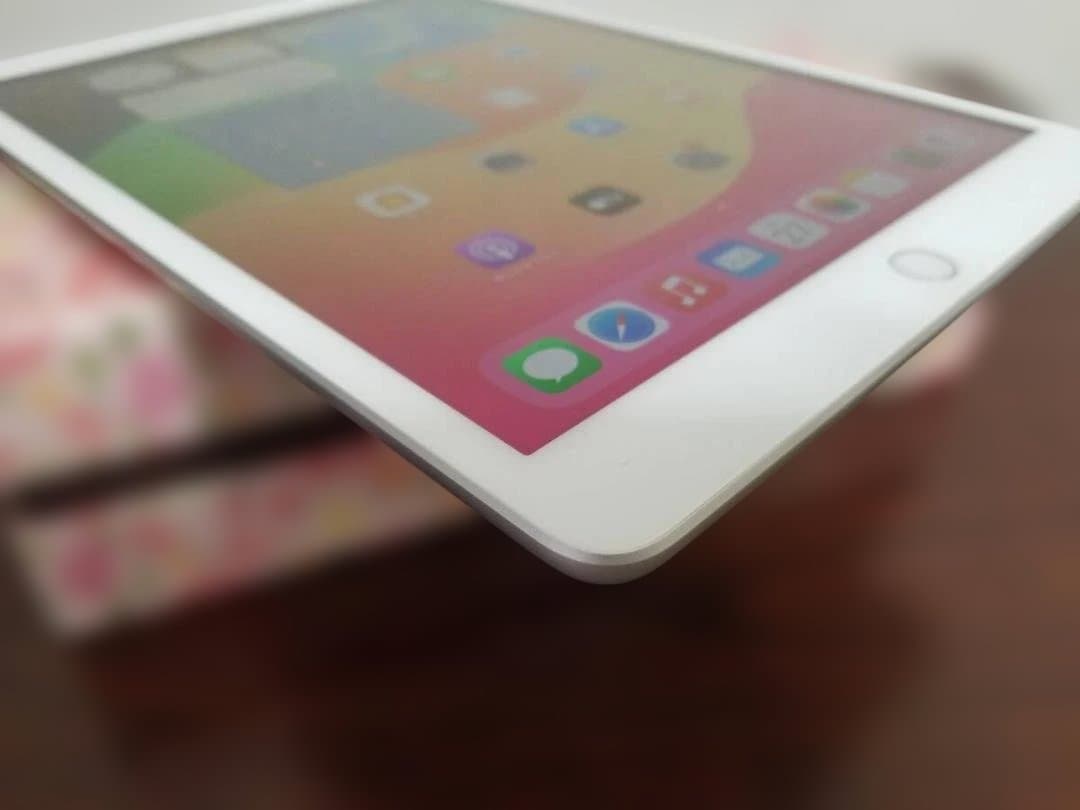 057 美品 iPad 第8世代 10.2 A12◆32GB◆バッテリー98％