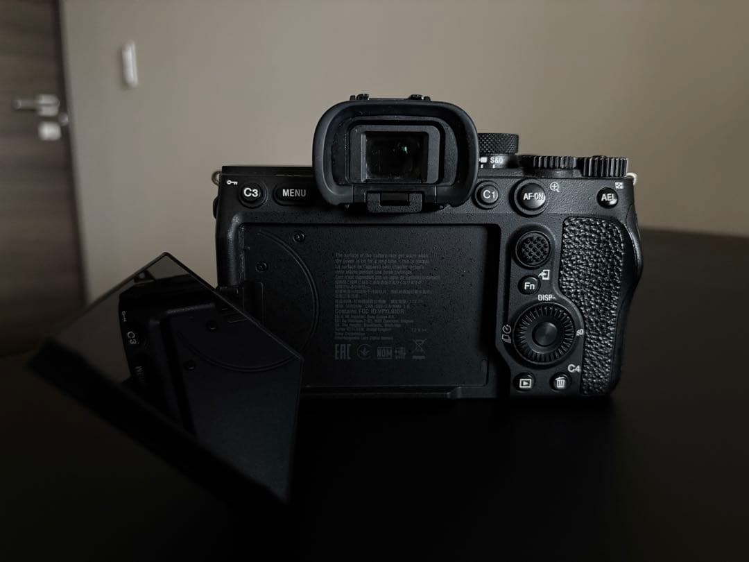 バッテリー2個・SONY α7Ⅳミラーレスカメラ 本体