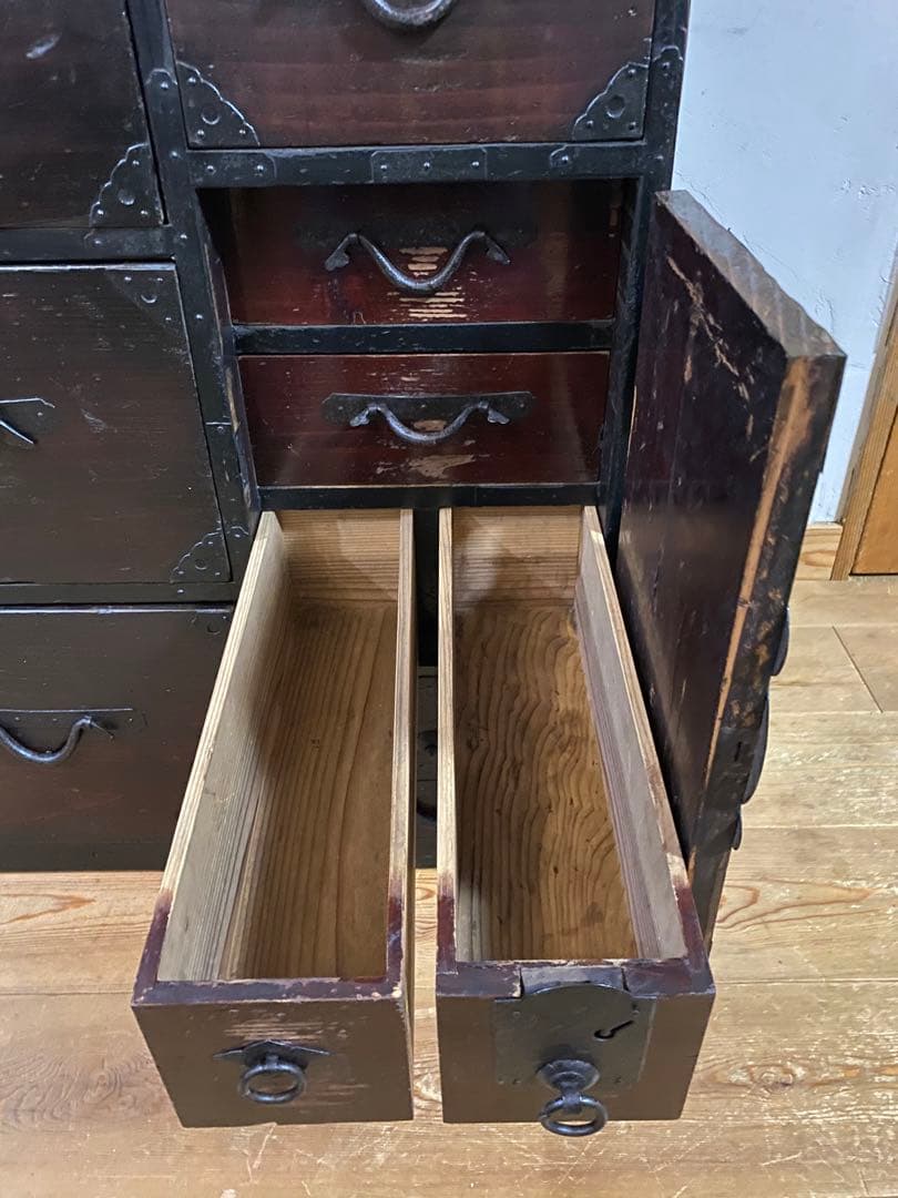 骨董の仙台箪笥　アンティークチェスト　鍵有り