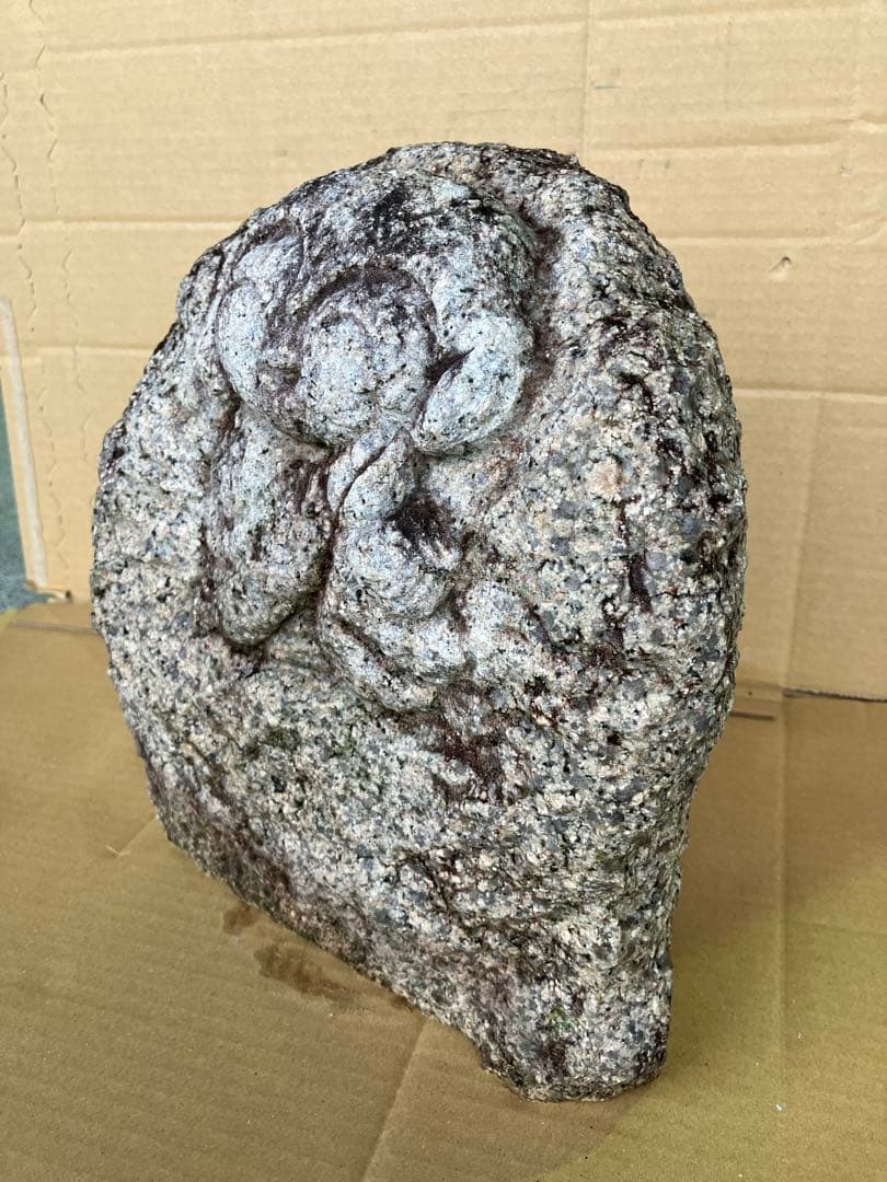 国産　御影石製　可愛らしいお地蔵さん