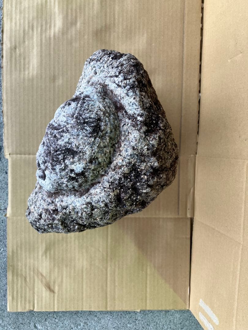 国産　御影石製　可愛らしいお地蔵さん