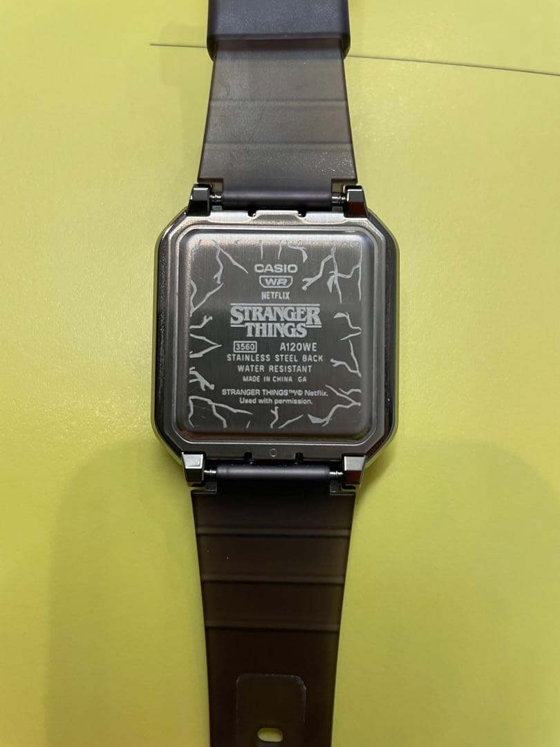 ストレンジャー・シングス コラボ モデル CASIO腕時計