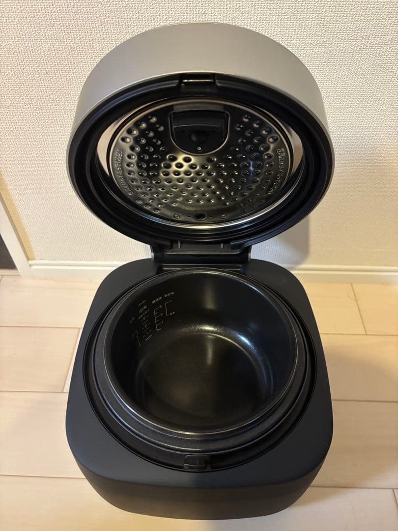 バルミューダ　炊飯器 3合炊き