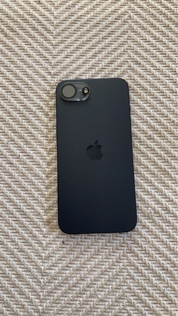 iPhone 16e 新品未使用　128GB ブラック