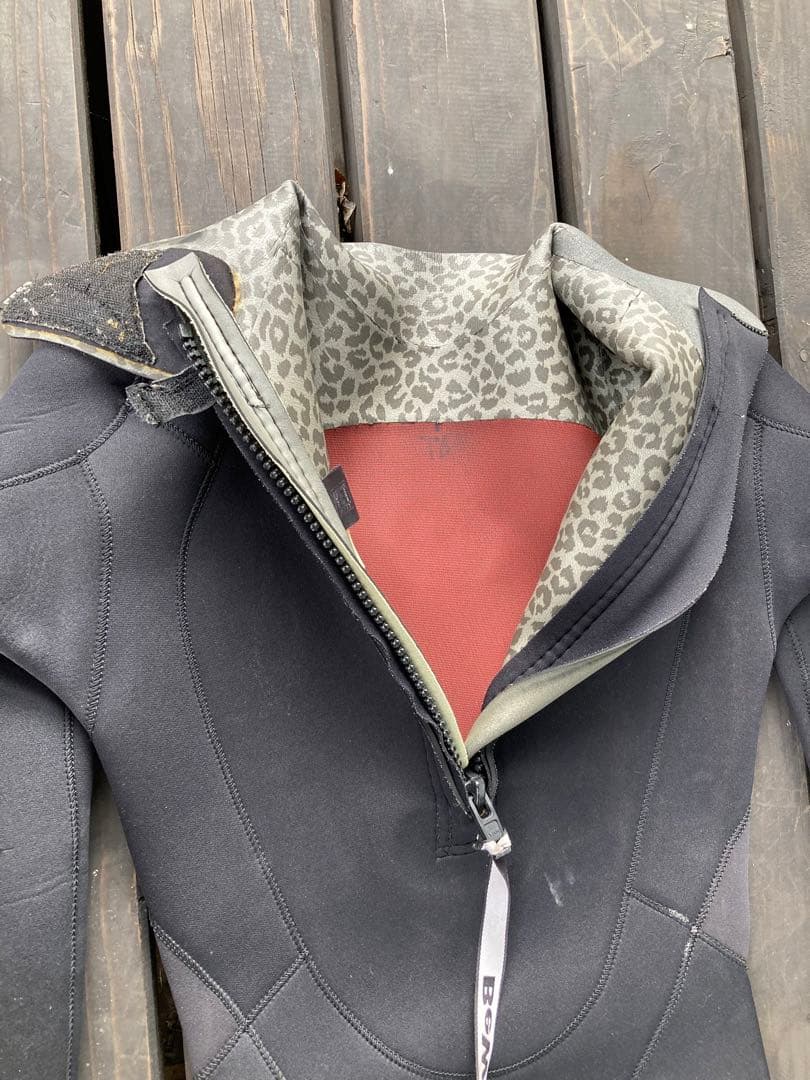 サーフィンセットTSSCサーフボード5.9、フィン、リーシュ付☆ウエットおまけ☆