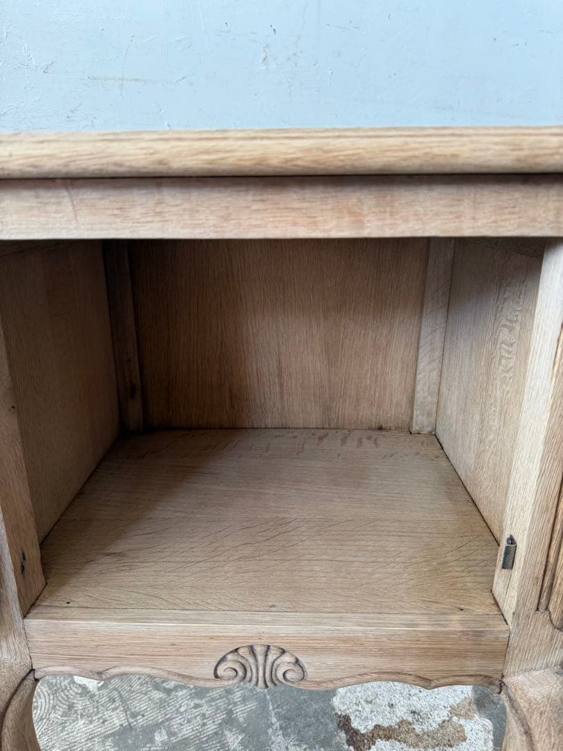 ビンテージ ドロワーサイドテーブル ドロワーベッドサイドテーブル　猫脚