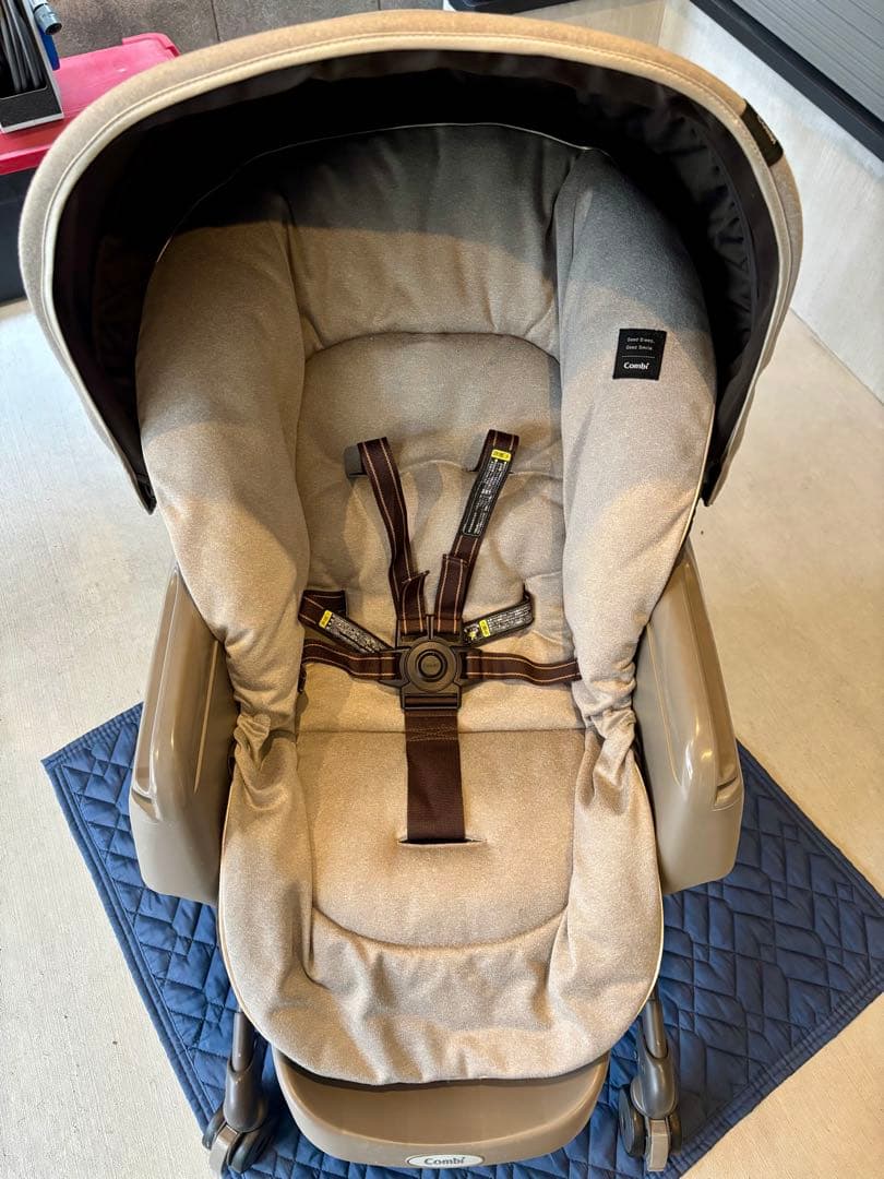 【美品】Combi コンビ ホワイトレーベル ネムリラ AT BEDi