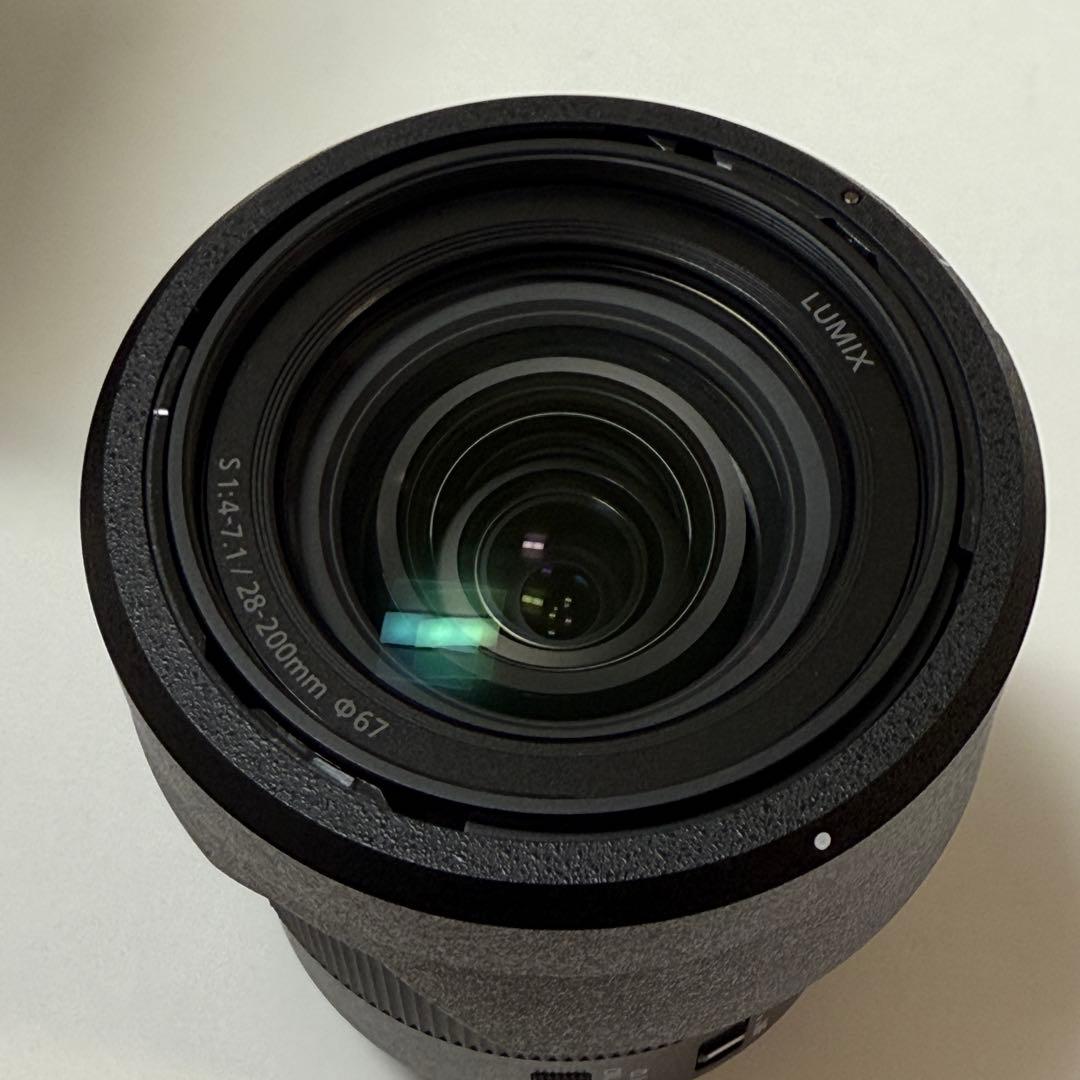 LUMIX S 28-200mm F4-7.1 MACRO ズームレンズ