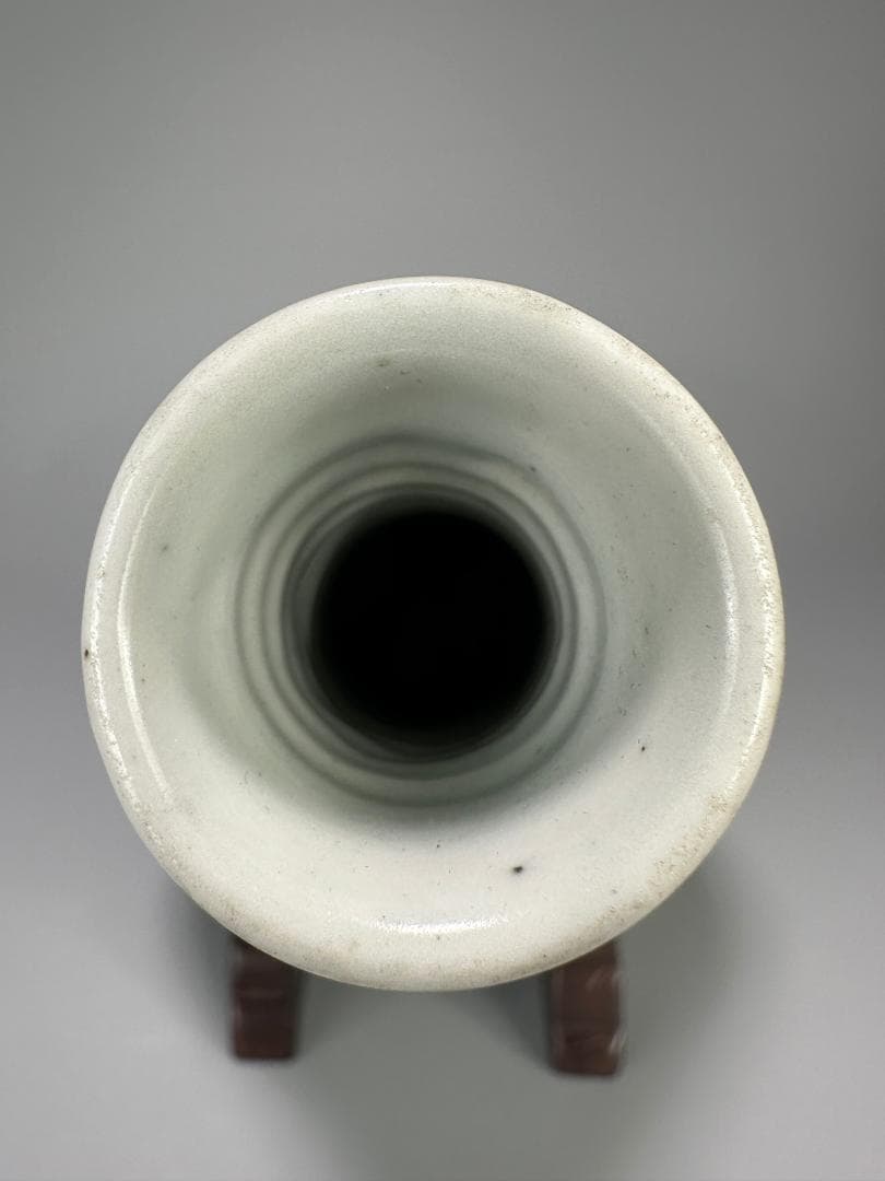 韓国美術　李朝時代　李朝　白磁　陽刻　竹　梅文　鶴首瓶　花器　花瓶　朝鮮古陶磁