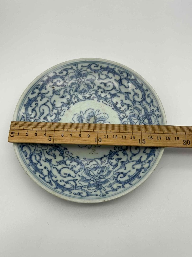 清嘉慶時代　【大清嘉慶年製】在銘 染付 青花淡描唐草花卉文盤一対(B-77)