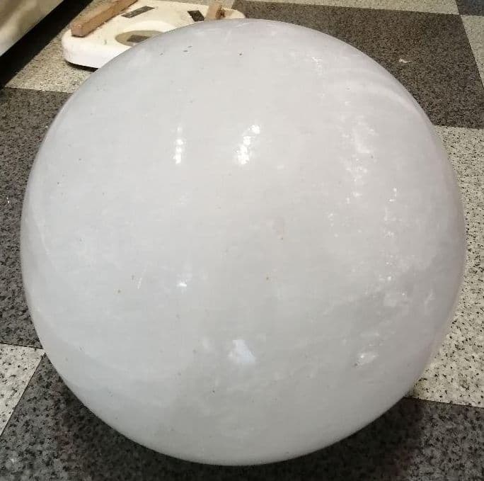 【超特大!!!】ホワイトカルサイト　丸玉　34kg