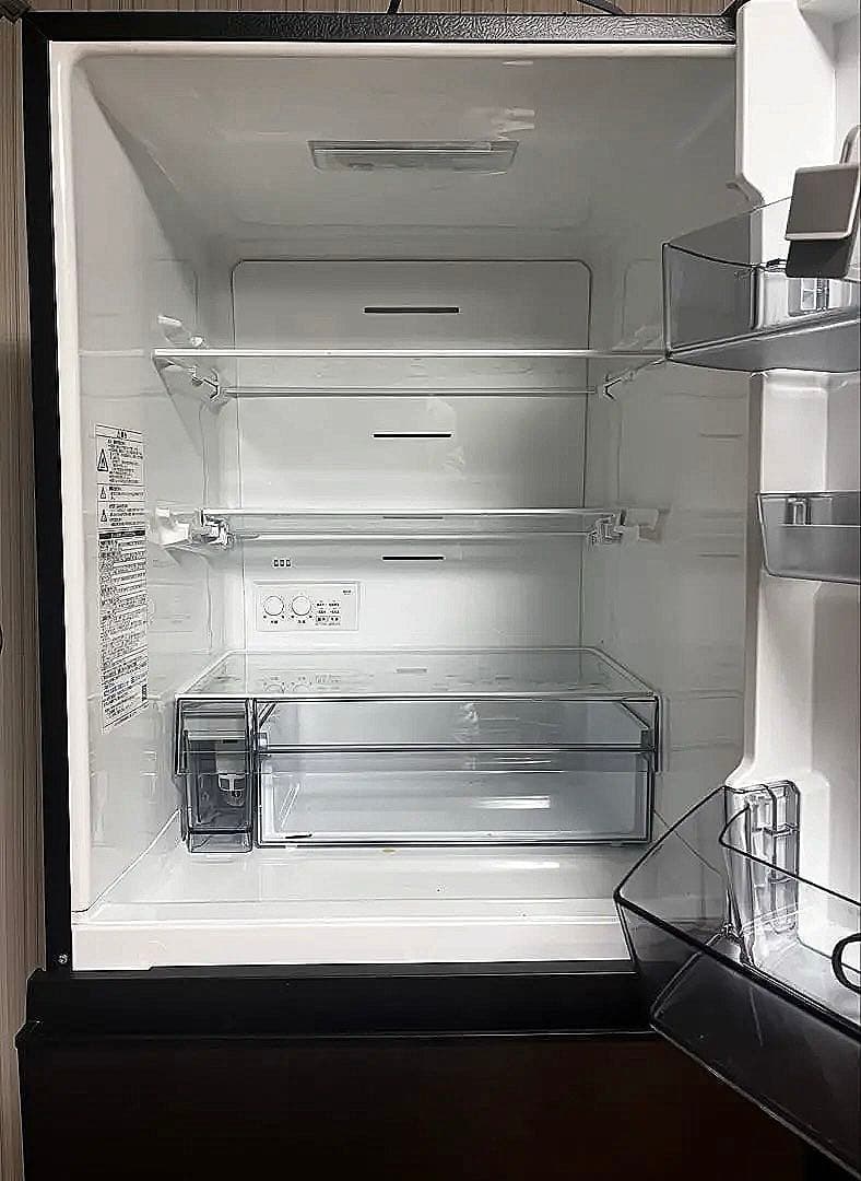 【美品】23年製　TOSHIBA 東芝　冷凍冷蔵庫　326ℓ GR-U33SC