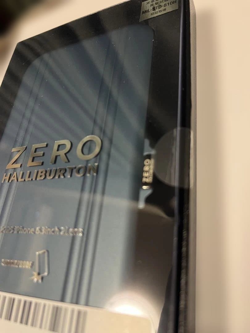 【新品未開封 】ゼロハリバートンスマホケースiPhone17