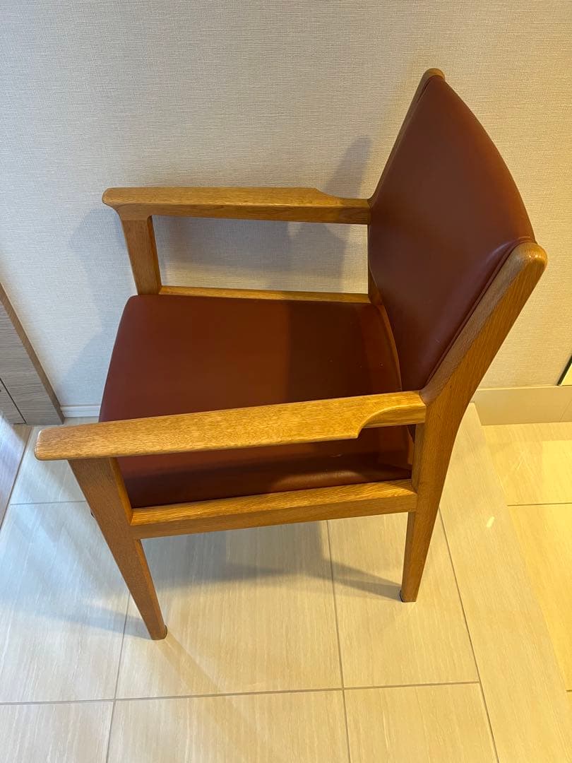 『GECKO』アーム付きダイニングチェア 木製