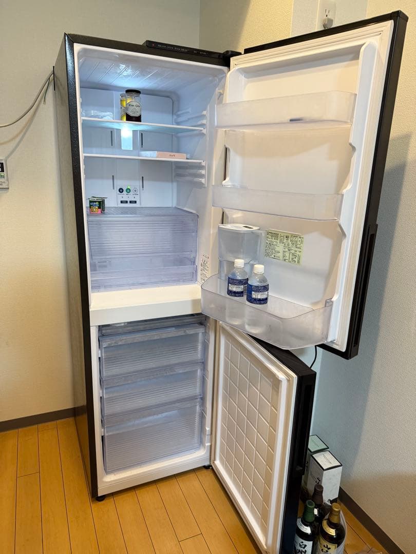 冷蔵庫　SHARP 310L 2ドア 右開き　メガフリーザー　2021年製