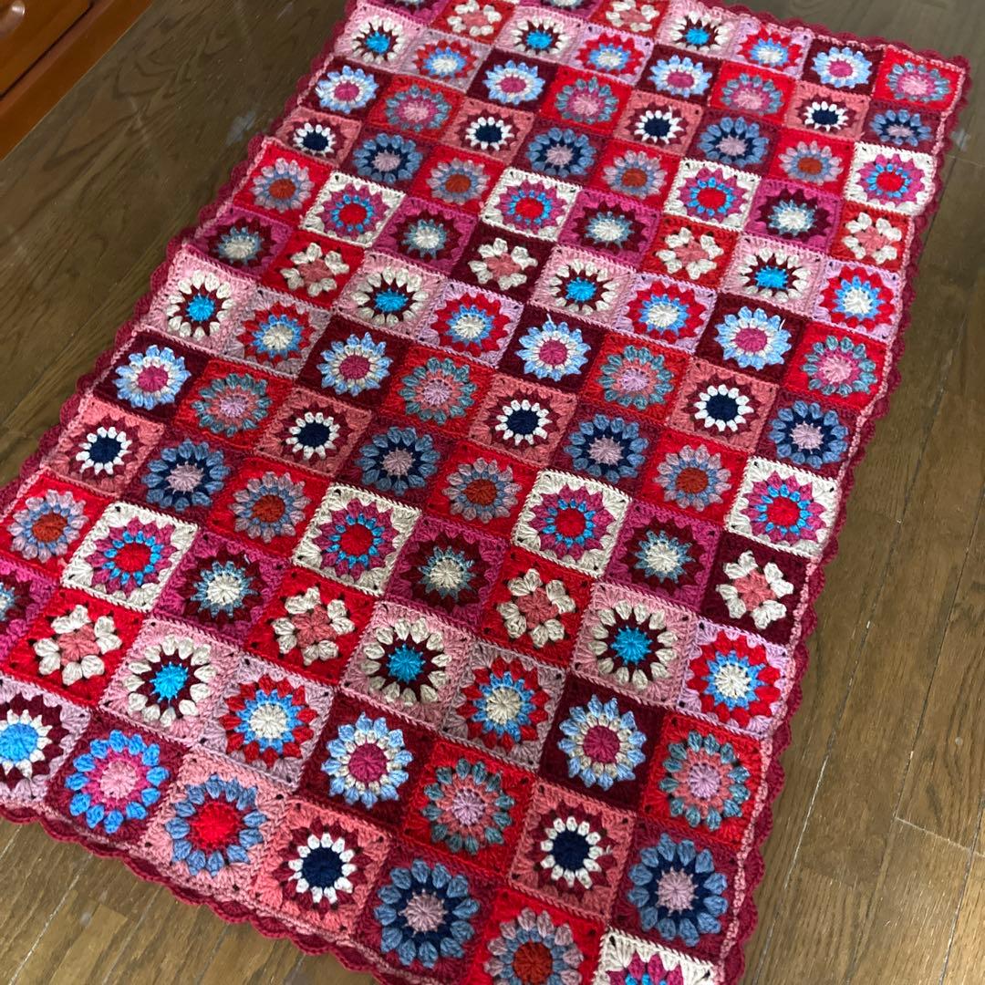ハンドメイド♡モチーフ編みグラニースクエア編みのブランケット♡マルチカバー