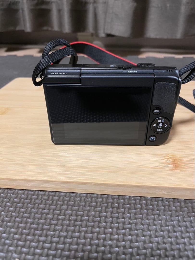 Canon EOS M10 デジタルミラーレス一眼レフカメラ＆単焦点広角レンズ