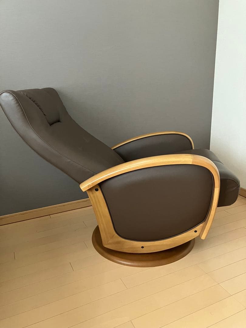 カリモク家具　回転式リクライニングチェア