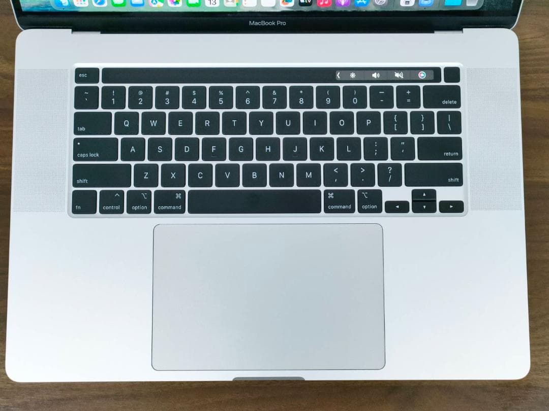 充電153 MacBook Pro 2019 16型i7 512G USキ E2