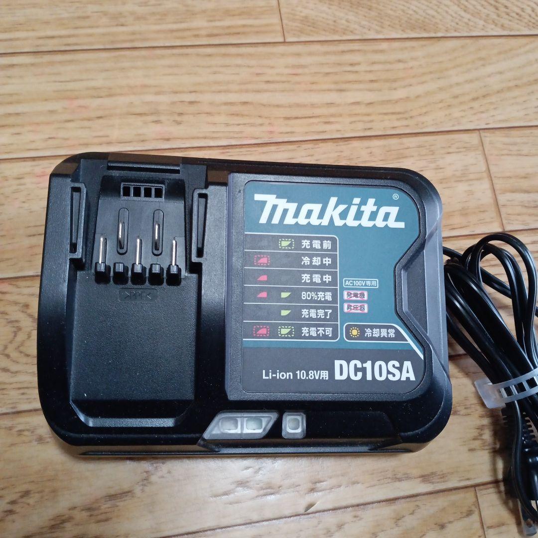 マキタ10.8V充電式クリーナー 純正バッテリー及び充電器付