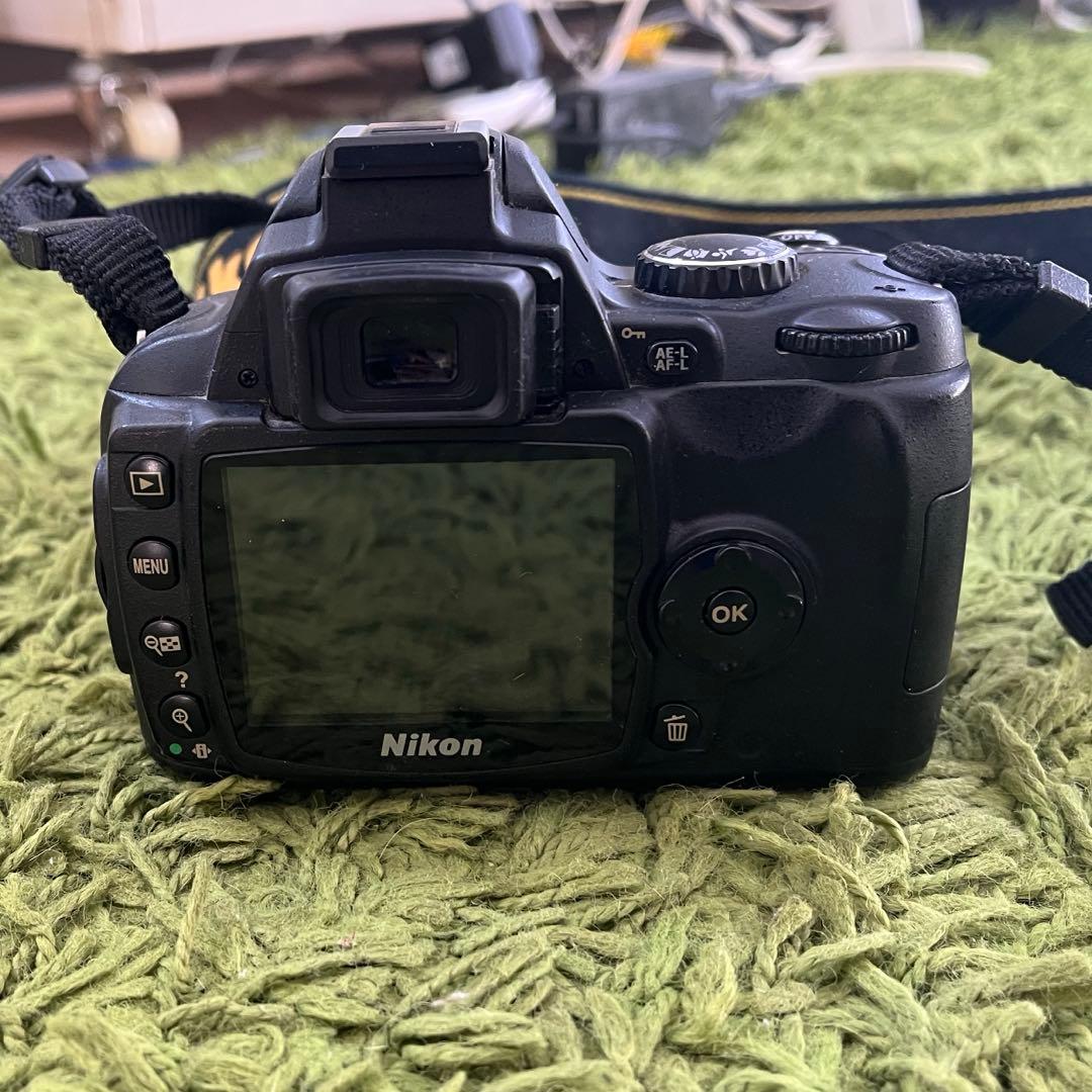 Nikon D40 デジタル一眼レフカメラ