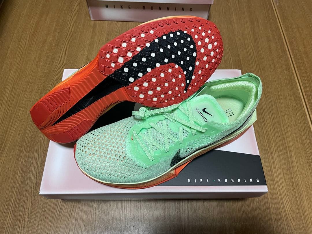 【新品未使用　28センチ　NIKEズームXヴェイパーフライ ネクスト%3