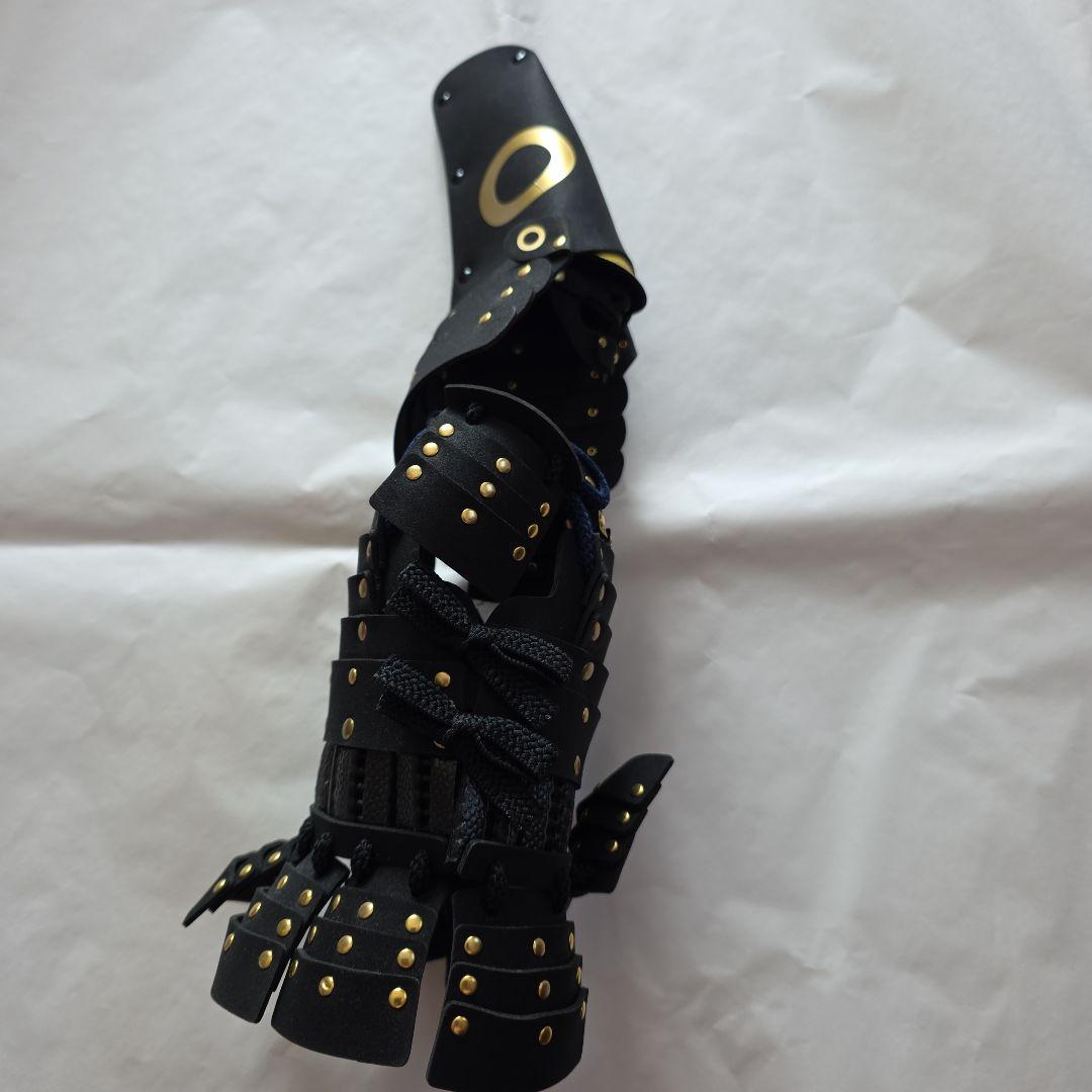 黒い甲冑風インテリア置物