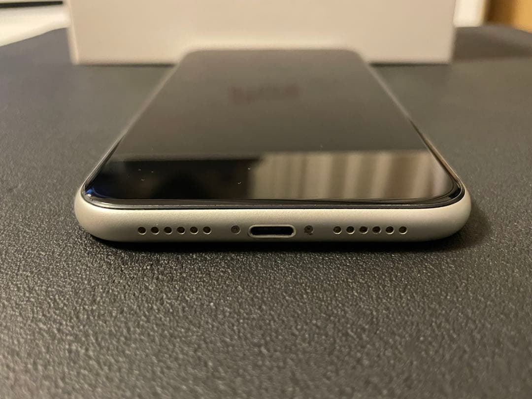 iPhone11 256GB A2223 香港版 ホワイト/白 超美品